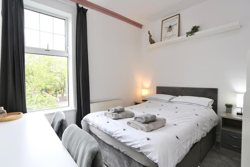 The Hot Tub Townhouse By Holiday Heim Lytham St Annes Εξωτερικό φωτογραφία