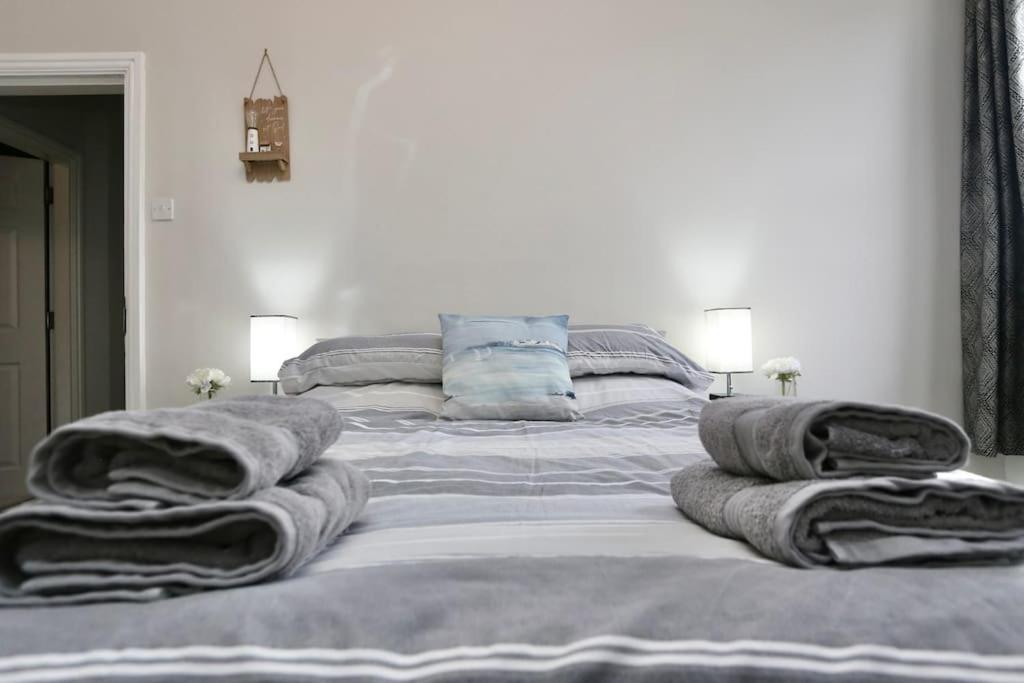 The Hot Tub Townhouse By Holiday Heim Lytham St Annes Εξωτερικό φωτογραφία