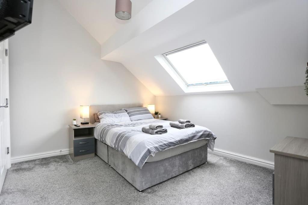 The Hot Tub Townhouse By Holiday Heim Lytham St Annes Εξωτερικό φωτογραφία