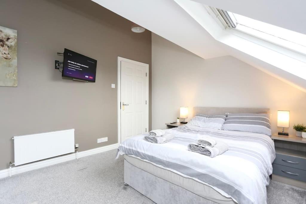 The Hot Tub Townhouse By Holiday Heim Lytham St Annes Εξωτερικό φωτογραφία