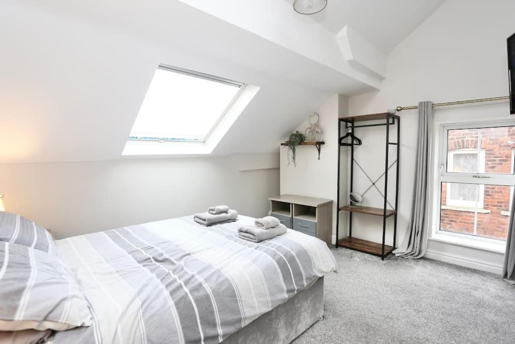 The Hot Tub Townhouse By Holiday Heim Lytham St Annes Εξωτερικό φωτογραφία