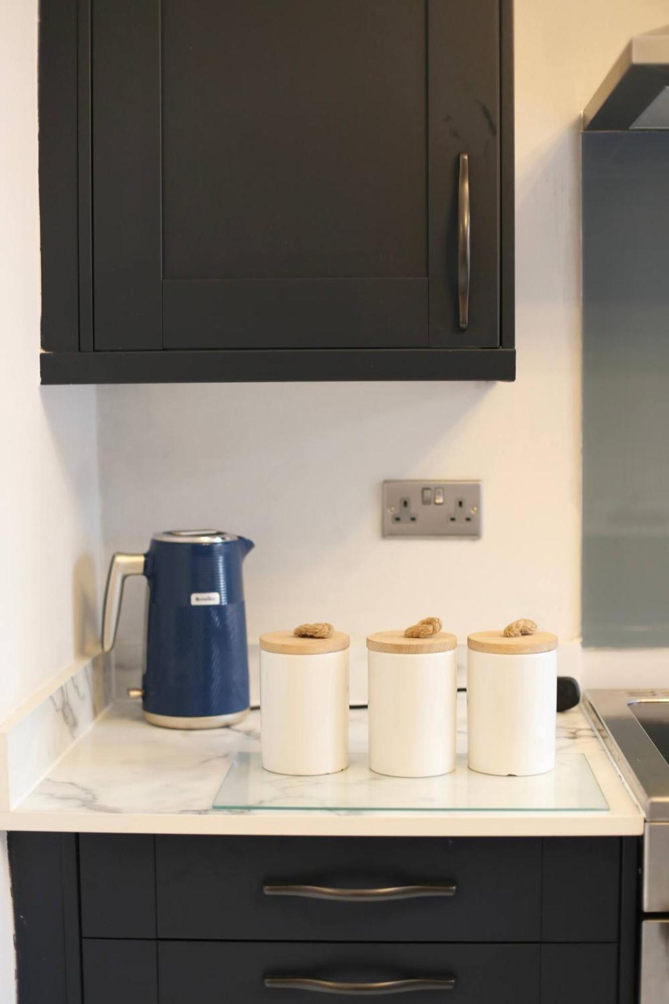 The Hot Tub Townhouse By Holiday Heim Lytham St Annes Εξωτερικό φωτογραφία