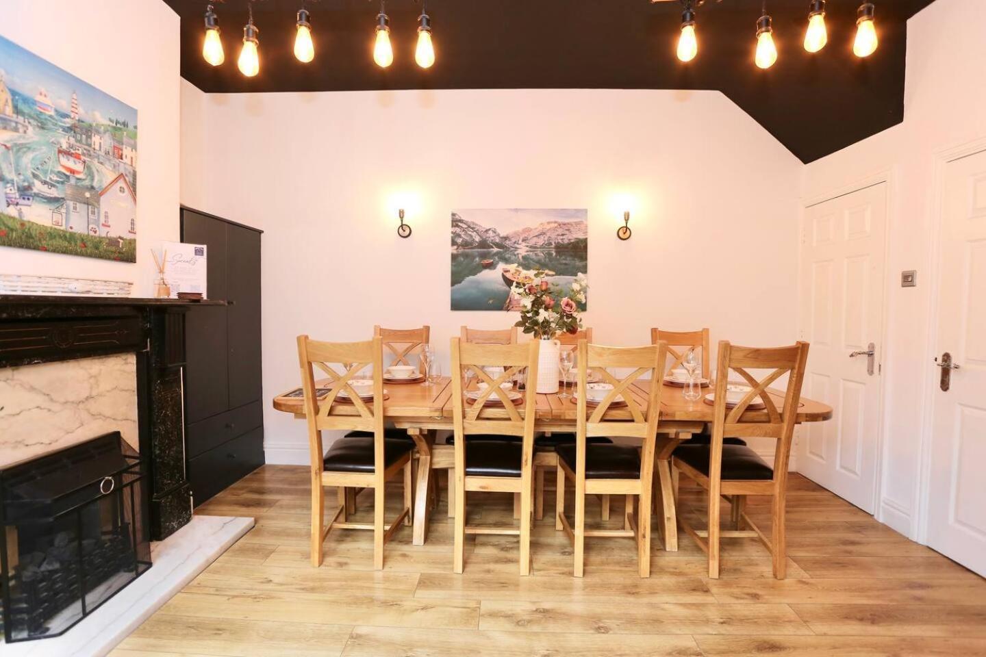 The Hot Tub Townhouse By Holiday Heim Lytham St Annes Εξωτερικό φωτογραφία