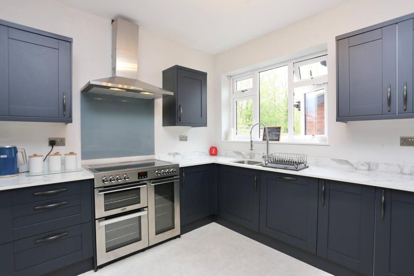 The Hot Tub Townhouse By Holiday Heim Lytham St Annes Εξωτερικό φωτογραφία