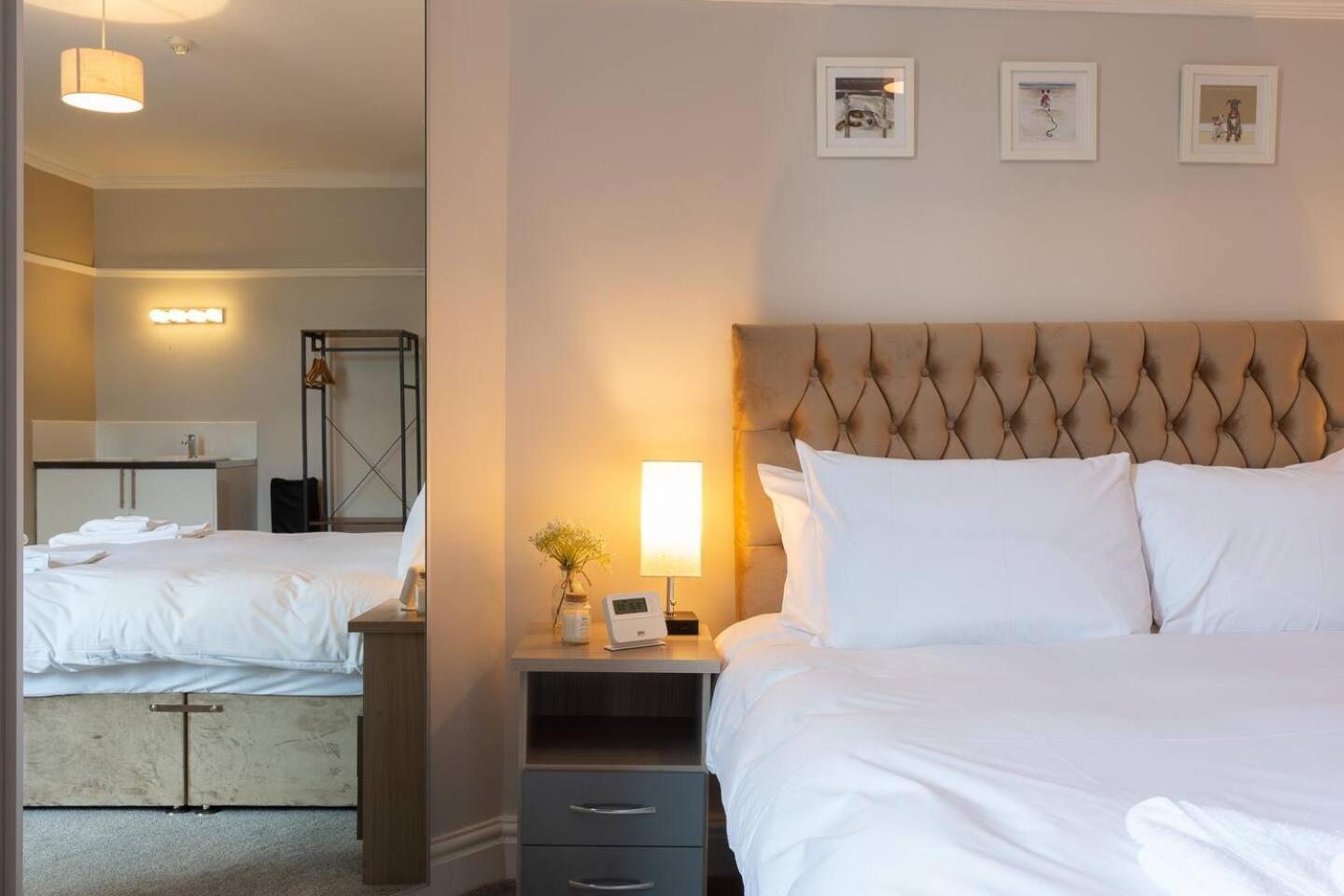 The Hot Tub Townhouse By Holiday Heim Lytham St Annes Εξωτερικό φωτογραφία